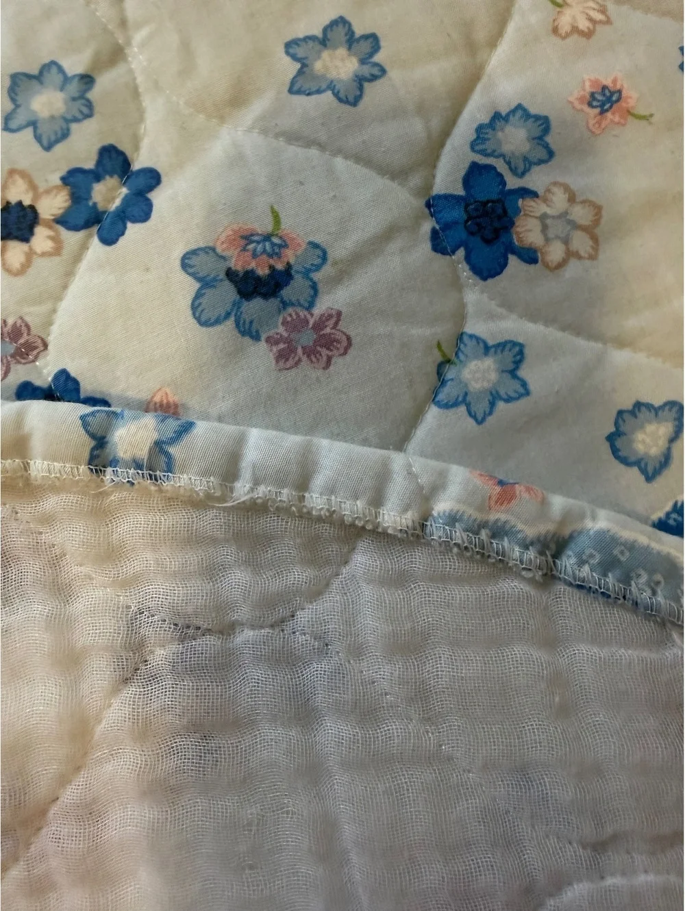 Quilted Vintage blanket coverlet in queen size